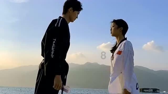 花里胡哨的毛衣能穿出时髦感吗？游戏画面