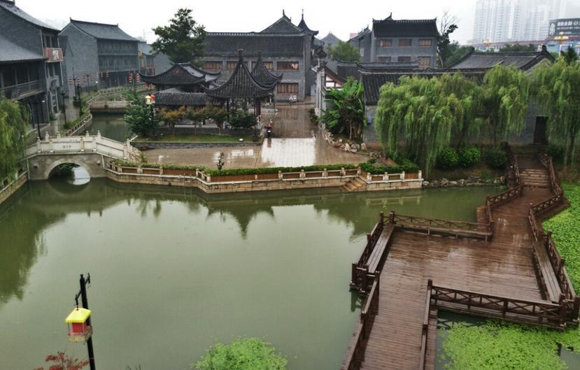 开心麻花新话剧又“踩雷”了,低俗烂梗比比皆是,踩雷次数多!